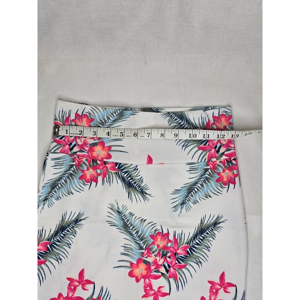 Charlotte Ruse Vibrant Tropical Print Skirt NWOT SZ: MEDIUM - Picture 2 of 4